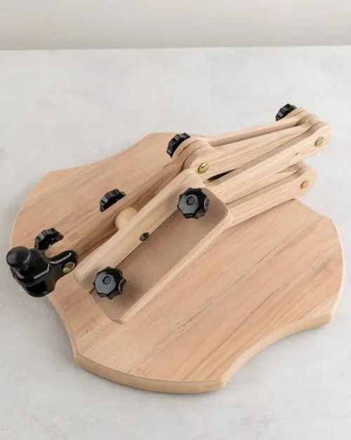 پایه نگهدارنده کارگاه گلدوزی